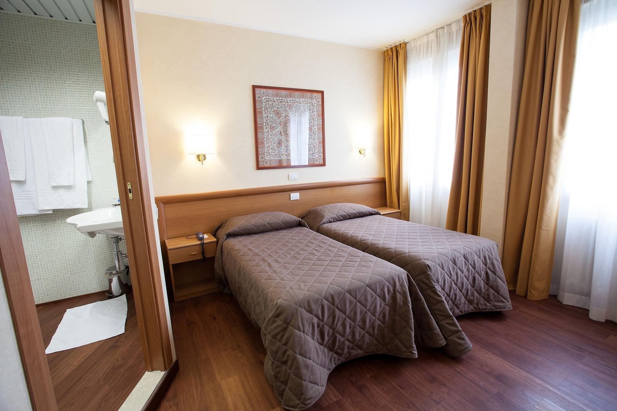 Hotel Esperia Rho Exterior photo
