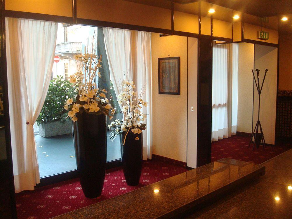 Hotel Esperia Rho Exterior photo
